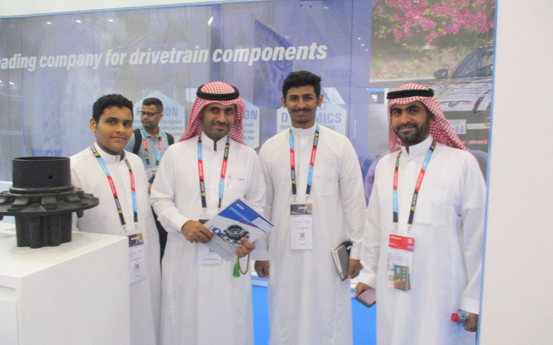 Visitors at the Rastgar Engineering stand, Automechanika Dubai 2023, World Trade Centre