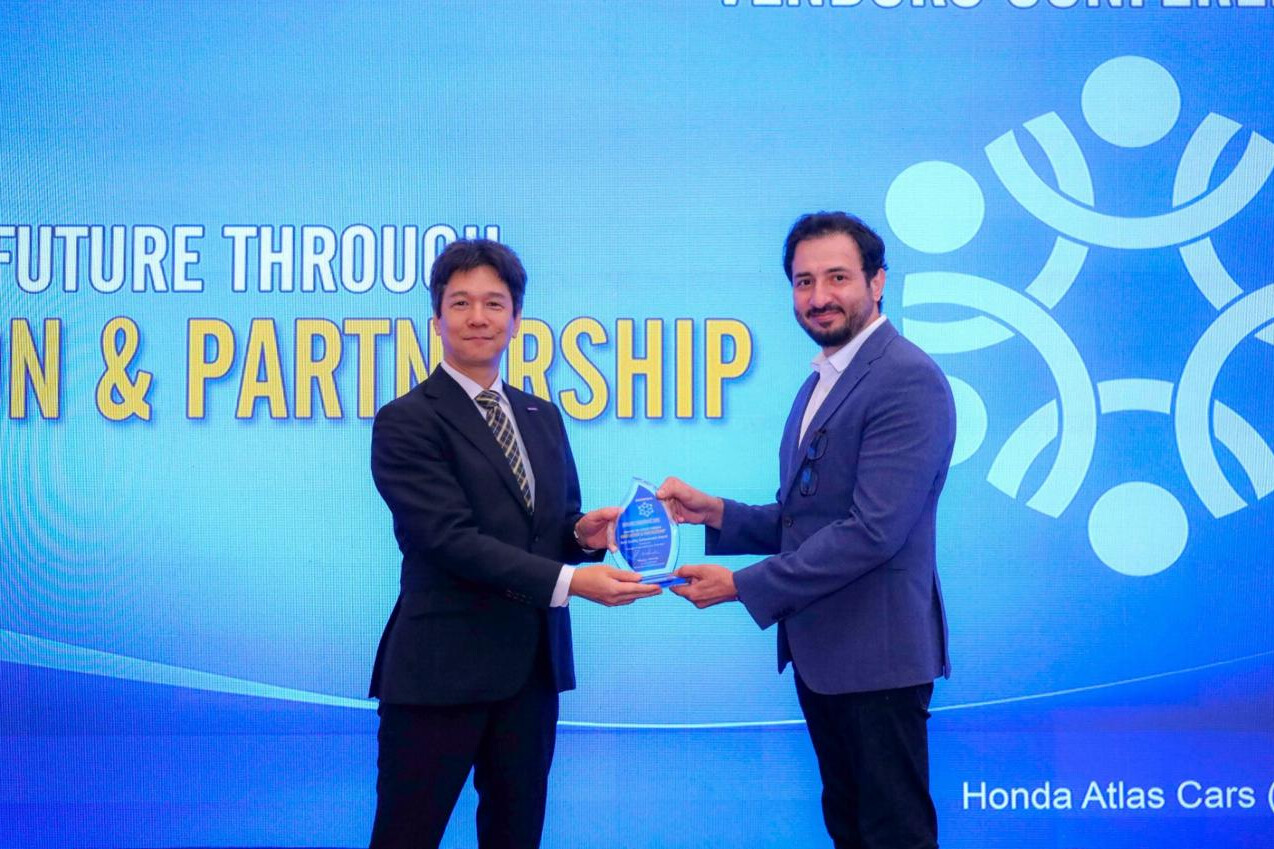Rastgar Engineering receives the Best Quality Achievement Award from Honda Atlas Cars Pakistan at Vendors Convention 2025